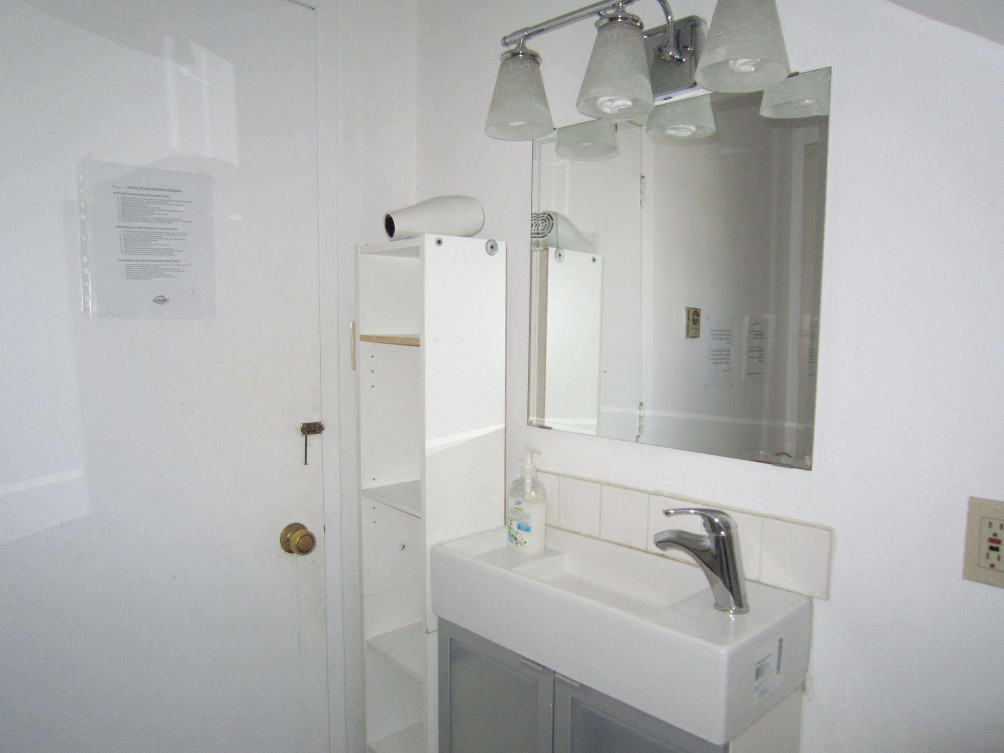 Spadina 11 Guesthouse 토론토 외부 사진
