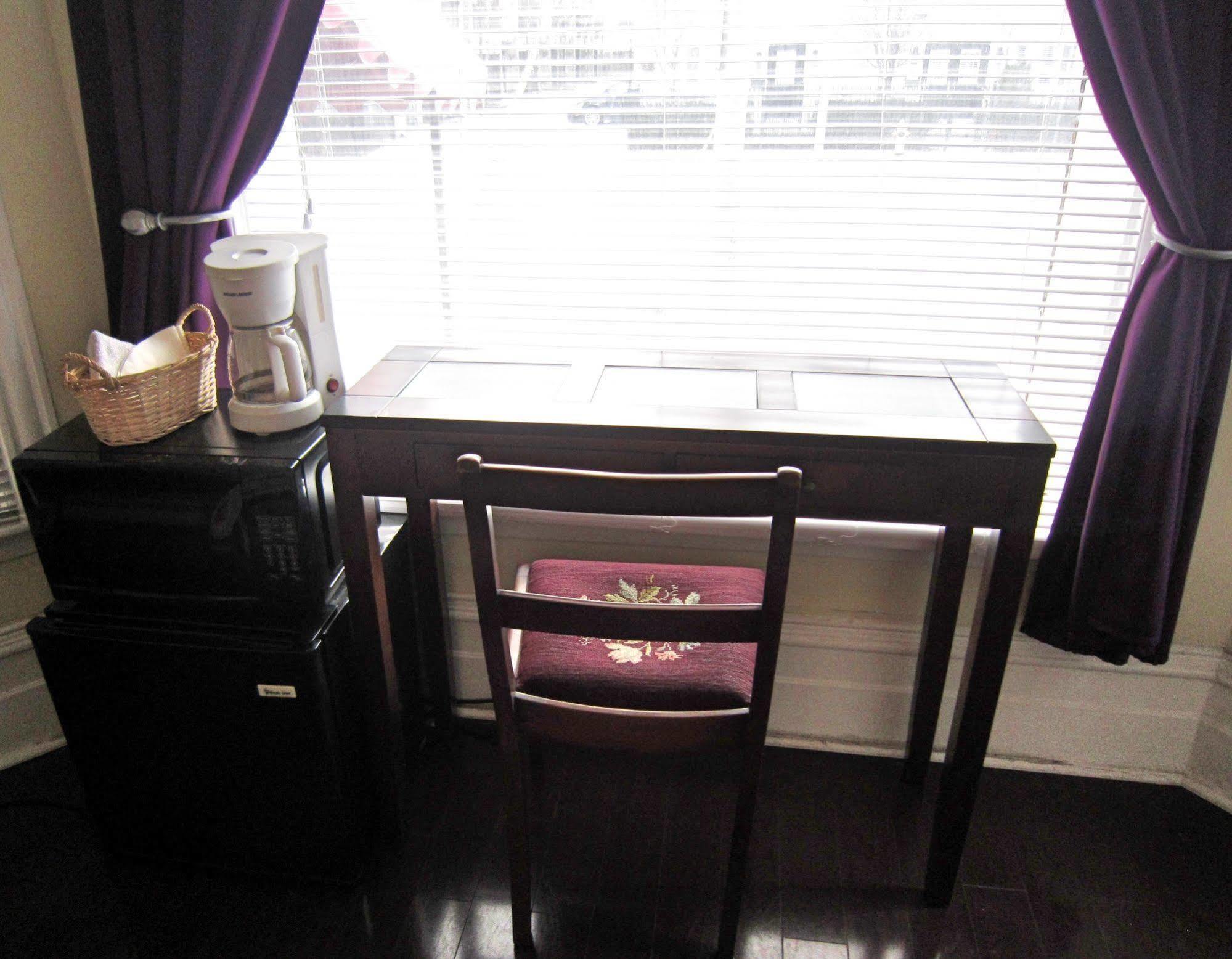 Spadina 11 Guesthouse 토론토 외부 사진